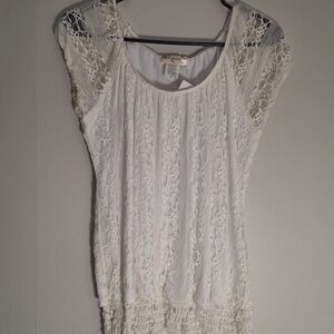 Lavish White Lace Cap-Sleeve Blouse